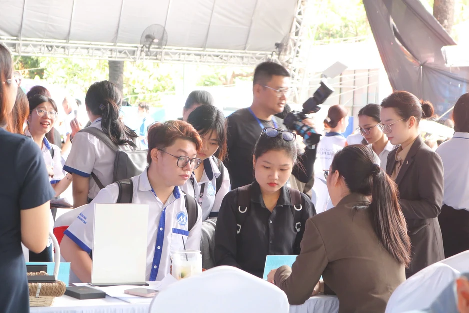 Nhiều việc làm có mức thu nhập hơn 30 triệu đồng/tháng đang chờ người lao động Nhiều việc làm có mức thu nhập hơn 30 triệu đồng/tháng đang chờ người lao động