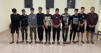 Nhóm thanh thiếu niên mang hung khí truy đuổi nhau trên đường, 1 người chết