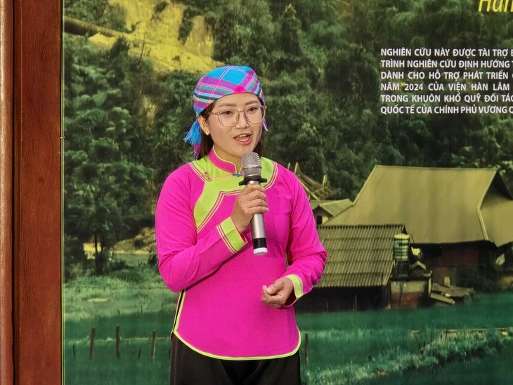 Những người phụ nữ nương nhau giữa ngàn mây Những người phụ nữ nương nhau giữa ngàn mây