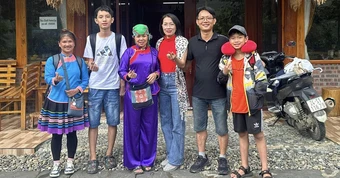 Những người phụ nữ nương nhau giữa ngàn mây