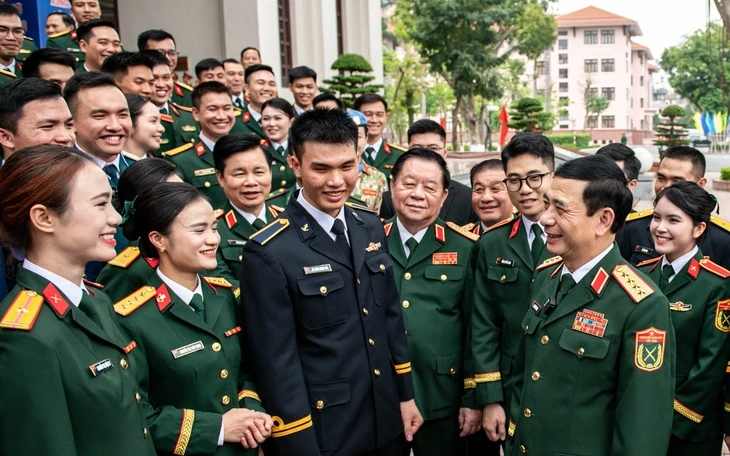 Những phút ‘cân não’ dưới biển sâu của sĩ quan tàu ngầm Kilo 636 Những phút ‘cân não’ dưới biển sâu của sĩ quan tàu ngầm Kilo 636