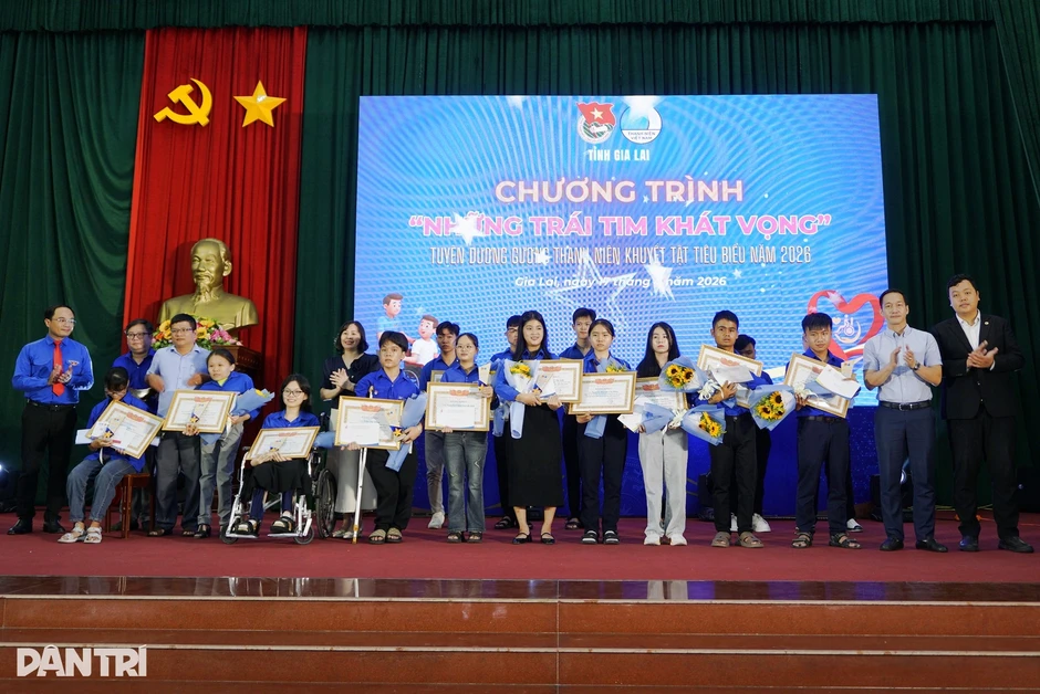 Những trái tim khát vọng: Đi chậm không có nghĩa là không thể tiến xa Những trái tim khát vọng: Đi chậm không có nghĩa là không thể tiến xa