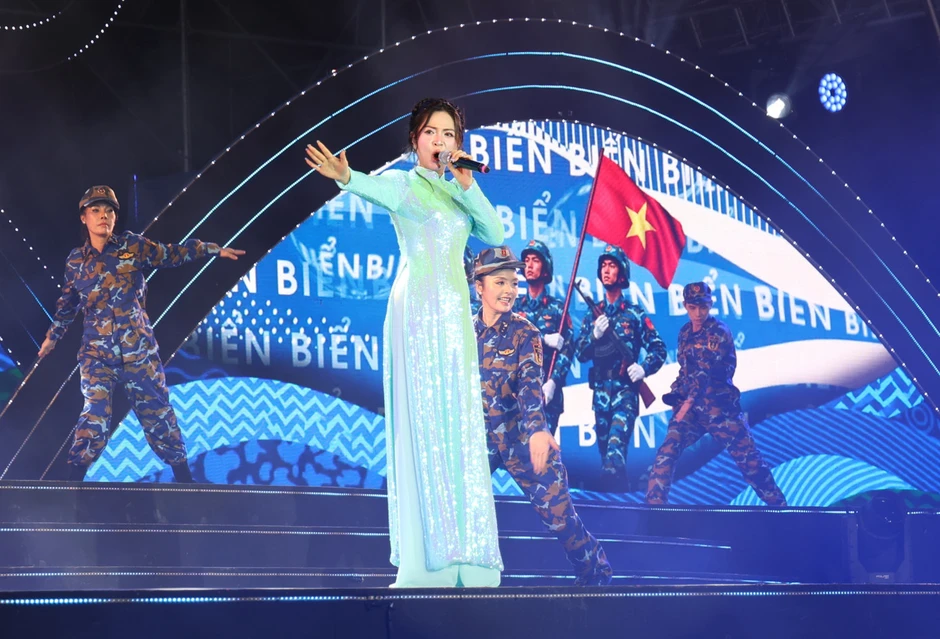 Nô nức rước đèn ông sao, ngắm pháo hoa đêm Trung thu ở xã biển Cần Giờ Nô nức rước đèn ông sao, ngắm pháo hoa đêm Trung thu ở xã biển Cần Giờ