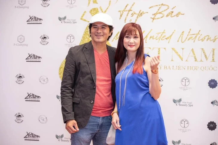 'Nữ hoàng ảnh lịch' một thời chia sẻ về những biến cố và câu chuyện hạnh phúc lúc sắp U70