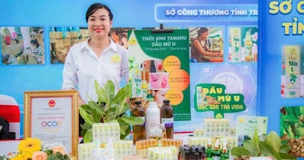 Nữ kỹ sư khởi nghiệp với trái mù u, thu gần 300 triệu đồng/năm