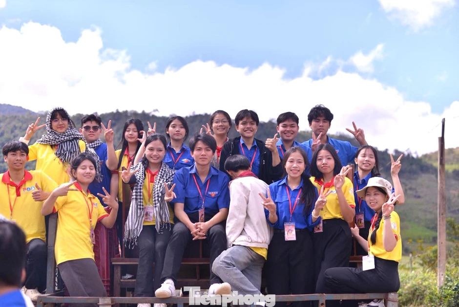 Nữ sinh 5 tốt biến ngoại ngữ thành cầu nối hội nhập Nữ sinh 5 tốt biến ngoại ngữ thành cầu nối hội nhập