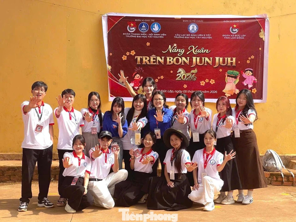 Nữ sinh 5 tốt biến ngoại ngữ thành cầu nối hội nhập Nữ sinh 5 tốt biến ngoại ngữ thành cầu nối hội nhập