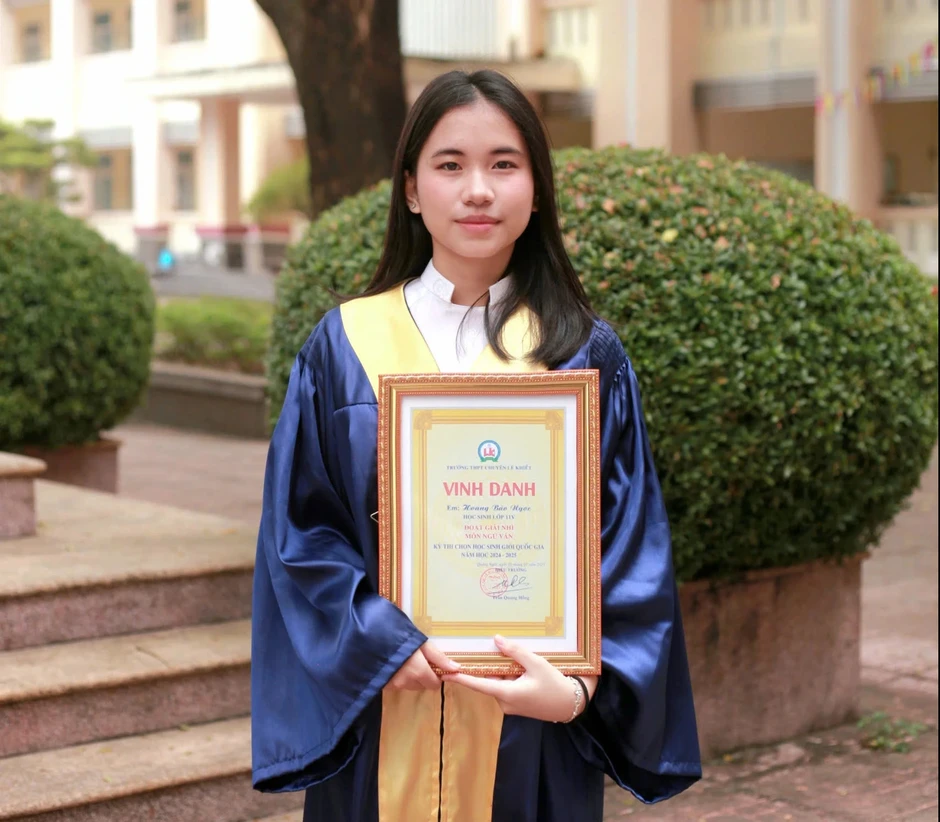 Nữ sinh đoạt giải nhất kỳ thi học sinh giỏi quốc gia THPT môn ngữ văn Nữ sinh đoạt giải nhất kỳ thi học sinh giỏi quốc gia THPT môn ngữ văn