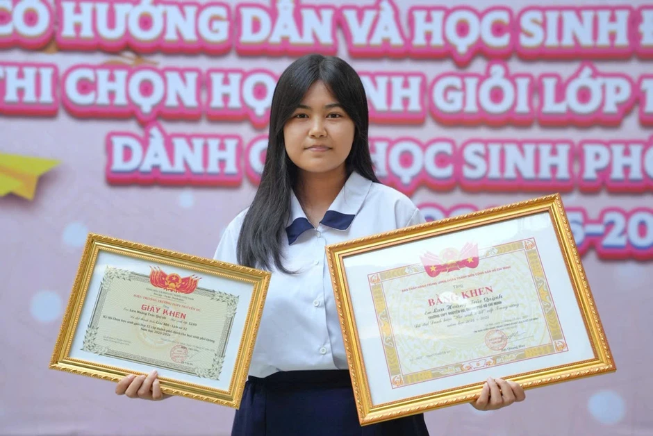 Nữ sinh học bằng đam mê đạt giải nhì Olympic môn sử