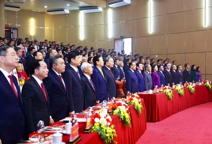 Nữ sinh phát biểu tại lễ kỷ niệm 120 năm Ngày sinh Tổng Bí thư Hà Huy Tập gây ấn tượng Nữ sinh phát biểu tại lễ kỷ niệm 120 năm Ngày sinh Tổng Bí thư Hà Huy Tập gây ấn tượng