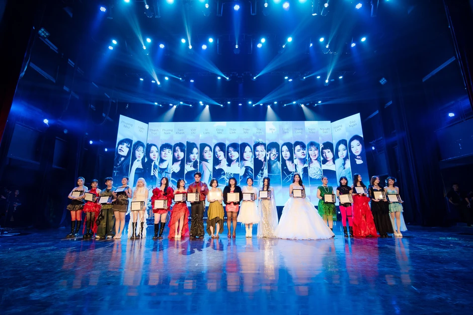 Nữ sinh THPT Nguyễn Công Trứ giành quán quân cuộc thi Sing Out Loud 2026 với màn trình diễn đa nhạc cụ ấn tượng Nữ sinh THPT Nguyễn Công Trứ giành quán quân cuộc thi Sing Out Loud 2026 với màn trình diễn đa nhạc cụ ấn tượng