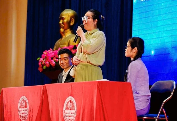 Nữ sinh viên ngành quan hệ quốc tế: Khiếm thị đời vẫn thú vị