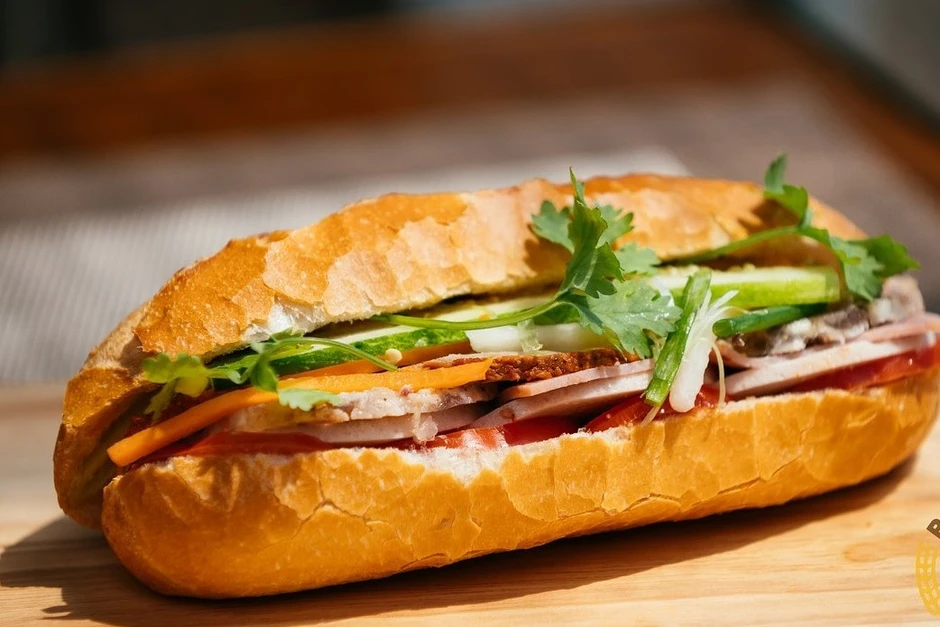 Nữ TikToker chê bánh mì là món ăn của sự 'đói khát' gây phẫn nộ Nữ TikToker chê bánh mì là món ăn của sự 'đói khát' gây phẫn nộ