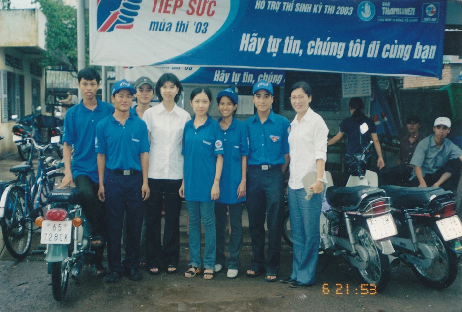Ông Bùi Đặng Dũng và những câu chuyện khó quên về chương trình Tiếp sức mùa thi Ông Bùi Đặng Dũng và những câu chuyện khó quên về chương trình Tiếp sức mùa thi