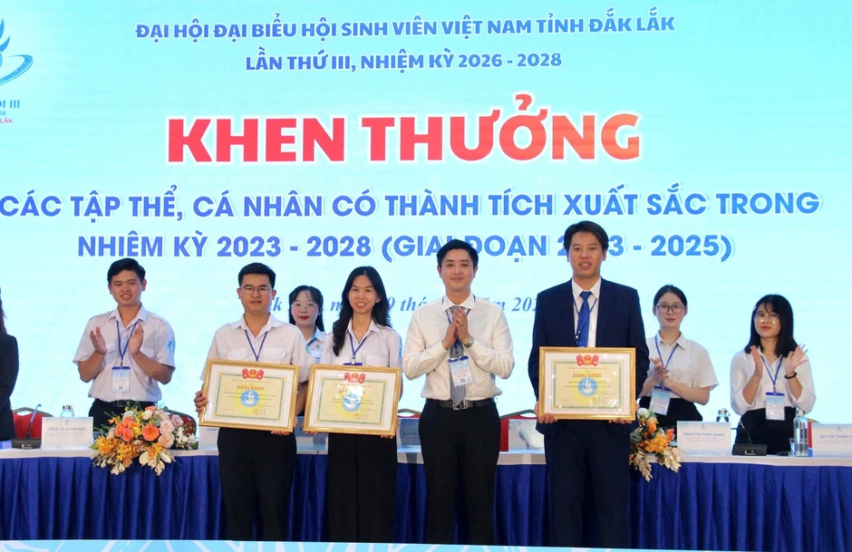 Phó Bí thư Tỉnh Đoàn Đắk Lắk làm Chủ tịch Hội sinh viên tỉnh Phó Bí thư Tỉnh Đoàn Đắk Lắk làm Chủ tịch Hội sinh viên tỉnh