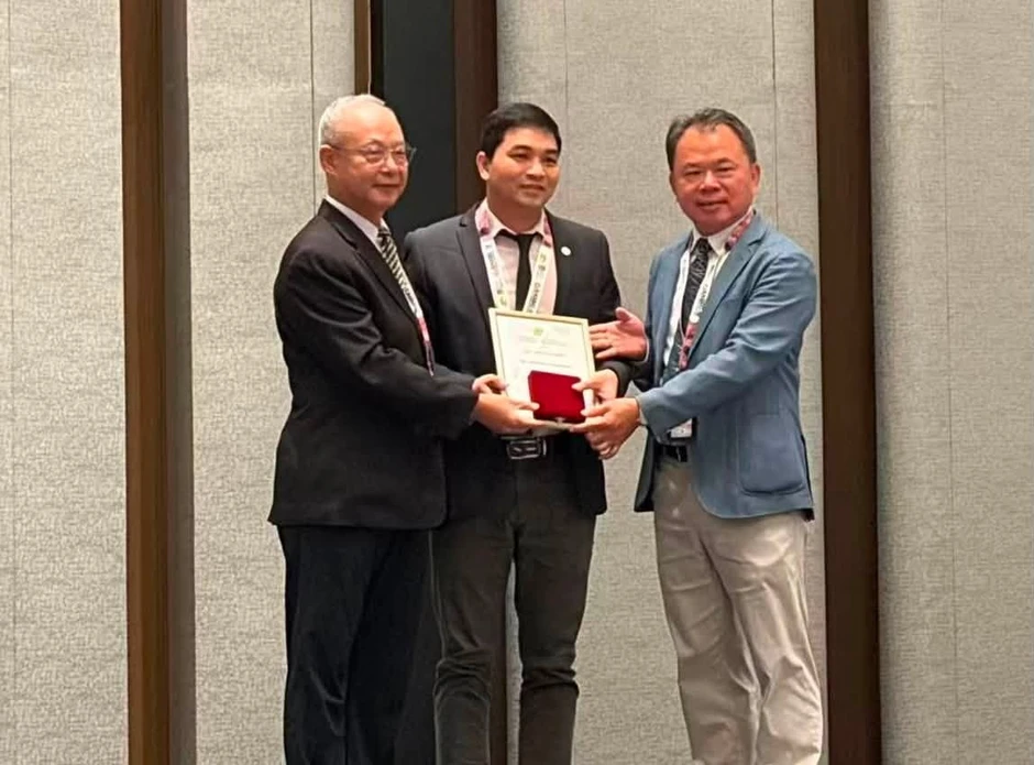 Phó Giáo sư Việt nhận Giải thưởng Nishino danh giá
