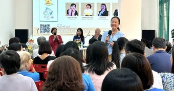 Phụ nữ có còn phải nấu ăn chờ chồng về?