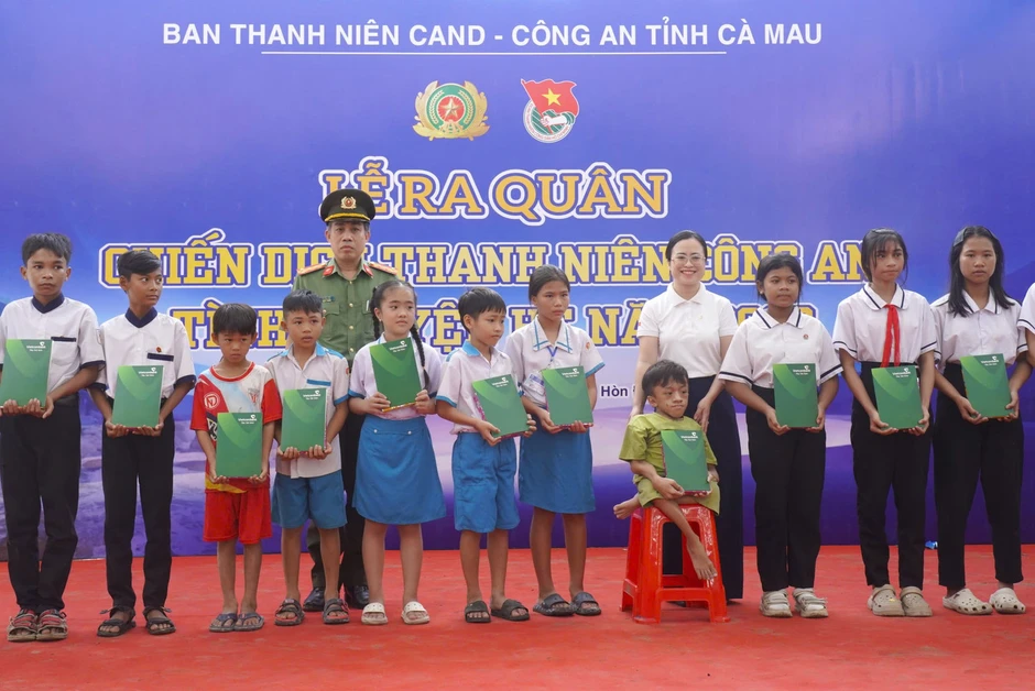 Ra mắt 6 đội hình thanh niên Công an tình nguyện hè năm 2026 Ra mắt 6 đội hình thanh niên Công an tình nguyện hè năm 2026