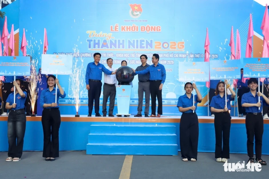 Ra quân Tháng thanh niên 2026, gen Z TP.HCM khơi thông rạch, tiếp sức công nhân Ra quân Tháng thanh niên 2026, gen Z TP.HCM khơi thông rạch, tiếp sức công nhân