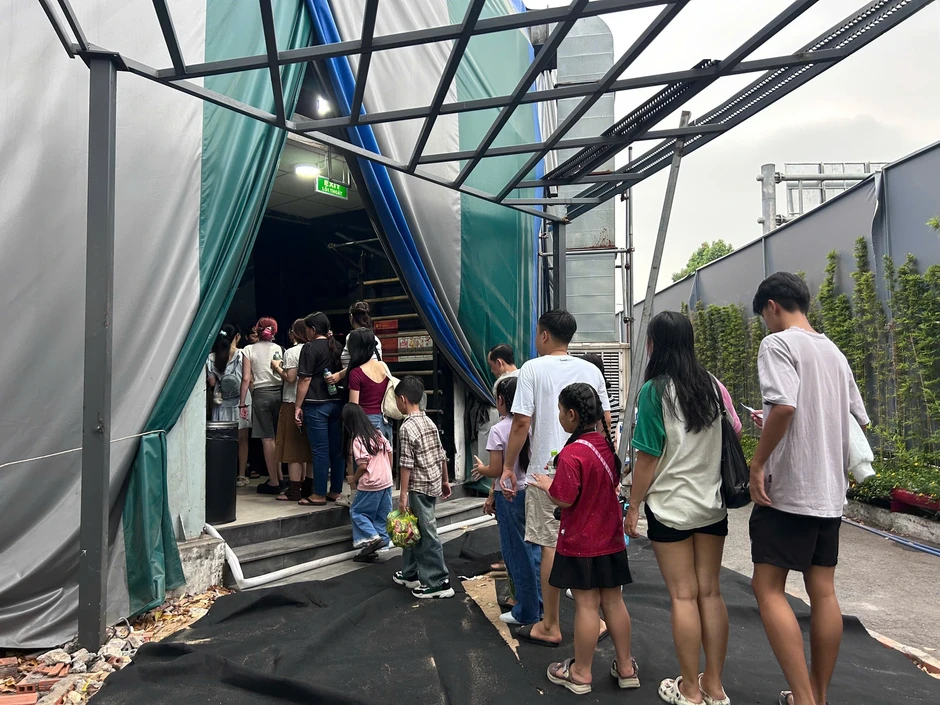 Rạp xiếc Công viên Gia Định có gì mà người dân xếp hàng dài đến xem? Rạp xiếc Công viên Gia Định có gì mà người dân xếp hàng dài đến xem?