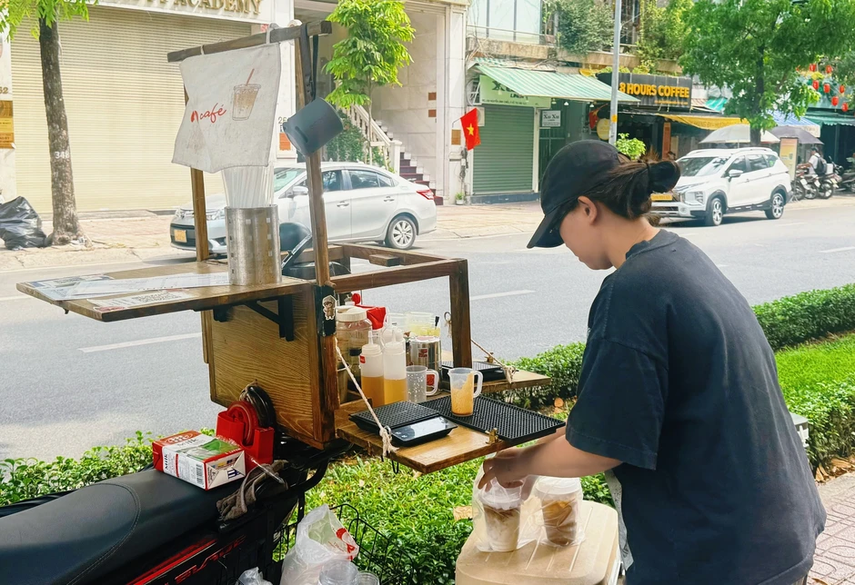 Rời văn phòng đi làm lao động phổ thông: Người trẻ theo đuổi điều gì ? Rời văn phòng đi làm lao động phổ thông: Người trẻ theo đuổi điều gì ?