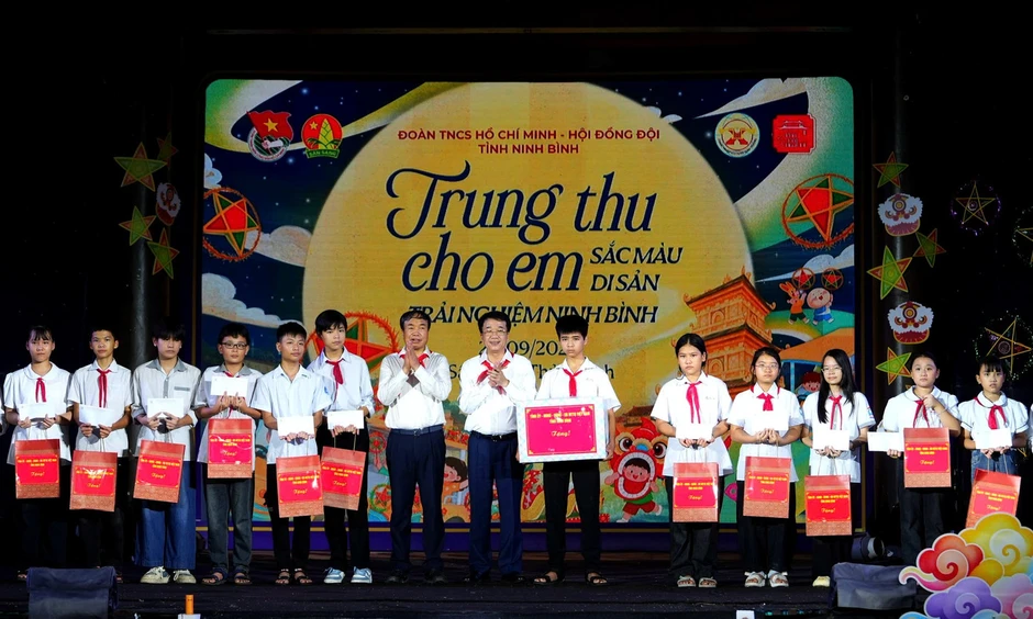 Rộn ràng 'Trung thu cho em – Sắc màu di sản – Trải nghiệm Ninh Bình' Rộn ràng 'Trung thu cho em – Sắc màu di sản – Trải nghiệm Ninh Bình'