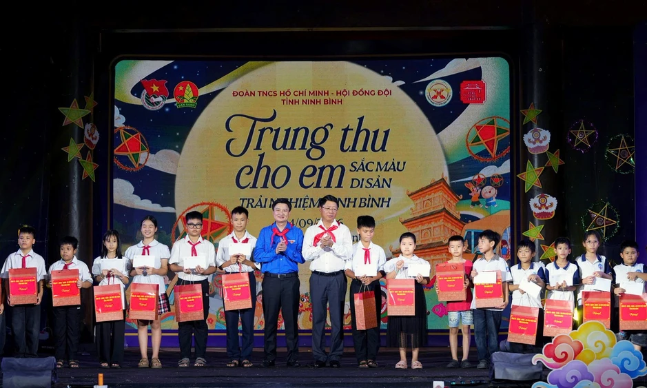 Rộn ràng 'Trung thu cho em – Sắc màu di sản – Trải nghiệm Ninh Bình' Rộn ràng 'Trung thu cho em – Sắc màu di sản – Trải nghiệm Ninh Bình'