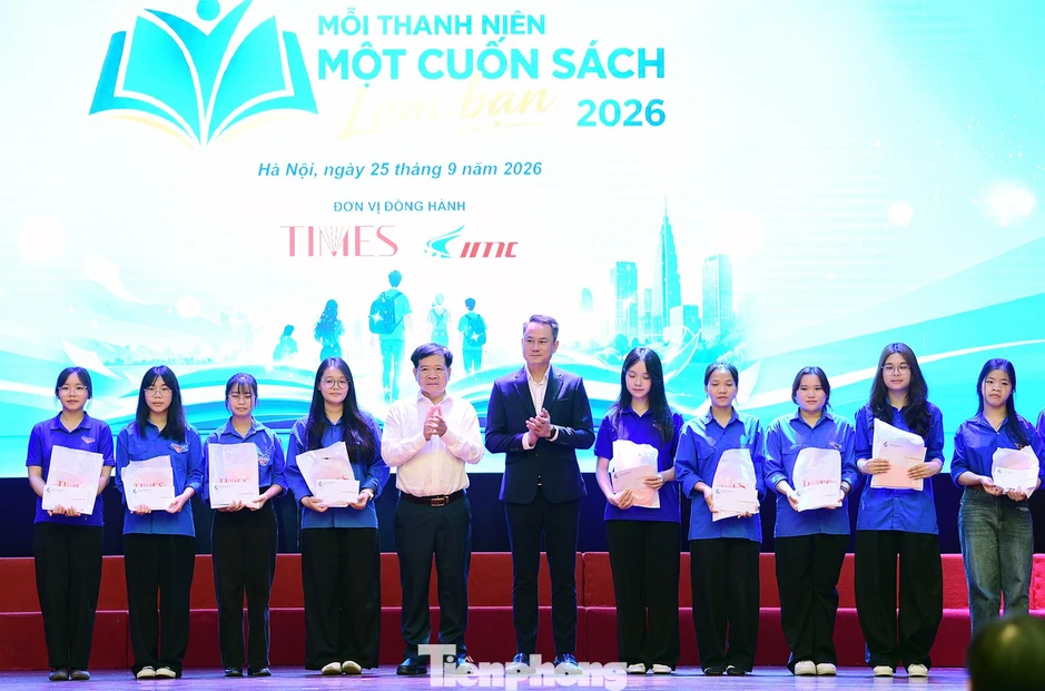 Sách vẫn là chìa khóa vạn năng của người trẻ trong kỷ nguyên AI Sách vẫn là chìa khóa vạn năng của người trẻ trong kỷ nguyên AI