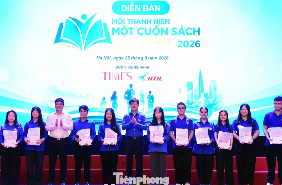 Sách vẫn là chìa khóa vạn năng của người trẻ trong kỷ nguyên AI Sách vẫn là chìa khóa vạn năng của người trẻ trong kỷ nguyên AI