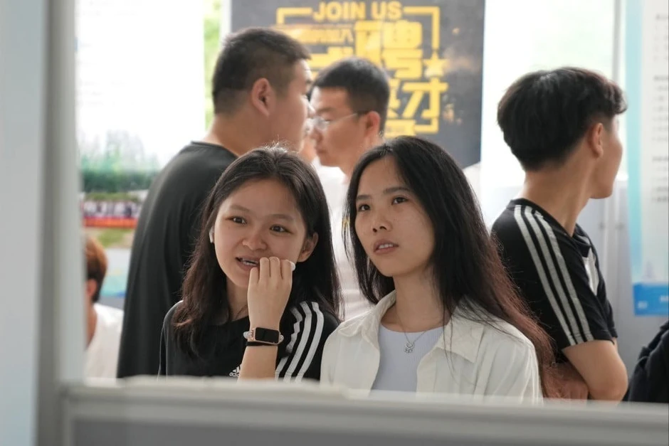 Sau 'flex đến hơi thở cuối cùng', giới trẻ Trung Quốc chuyển sang trào lưu ‘kể khổ’ Sau 'flex đến hơi thở cuối cùng', giới trẻ Trung Quốc chuyển sang trào lưu ‘kể khổ’