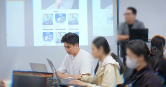 Sau giờ làm, nhiều người trẻ ở TP.HCM không về nhà vì sao?