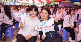 School Tour - Trạm tiếp sức tinh thần cho thí sinh thi tốt nghiệp THPT