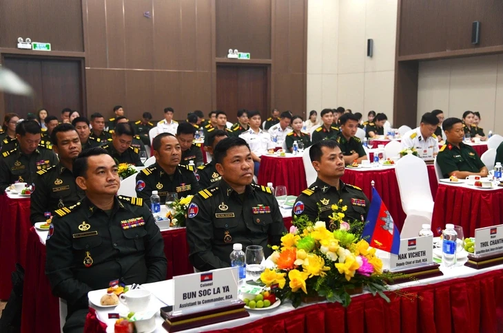 Sĩ quan trẻ quân đội Việt Nam - Lào - Campuchia giao lưu tại Đà Nẵng Sĩ quan trẻ quân đội Việt Nam - Lào - Campuchia giao lưu tại Đà Nẵng