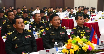 Sĩ quan trẻ quân đội Việt Nam - Lào - Campuchia giao lưu tại Đà Nẵng