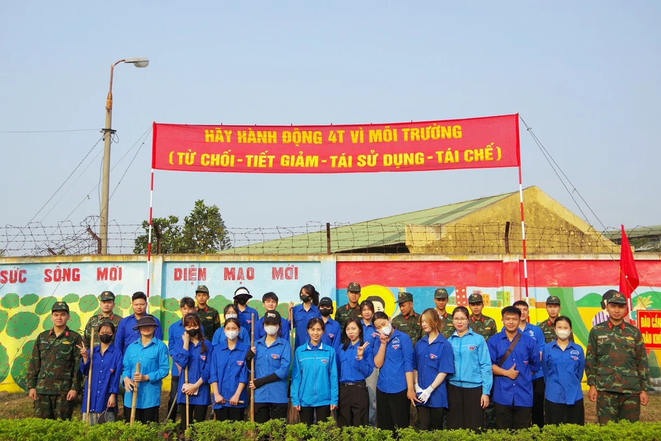 Sĩ quan trẻ Quân khu 3 đề xuất ‘dân vận số’ và ‘trạm số xanh’ Sĩ quan trẻ Quân khu 3 đề xuất ‘dân vận số’ và ‘trạm số xanh’
