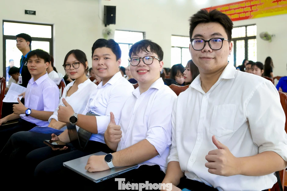 Sinh viên Đà Nẵng ứng dụng AI xây dựng thôn, xã thông minh Sinh viên Đà Nẵng ứng dụng AI xây dựng thôn, xã thông minh