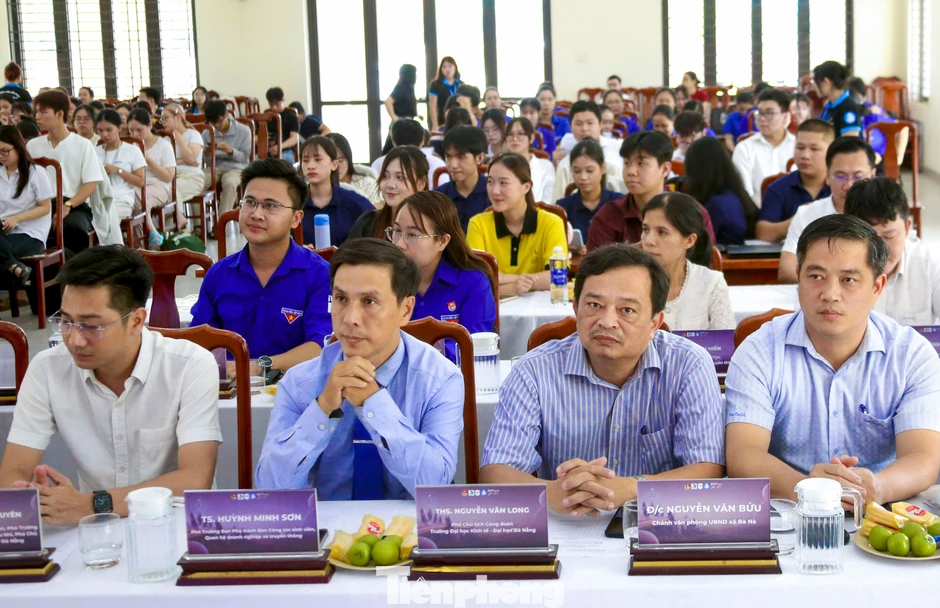 Sinh viên Đà Nẵng ứng dụng AI xây dựng thôn, xã thông minh Sinh viên Đà Nẵng ứng dụng AI xây dựng thôn, xã thông minh