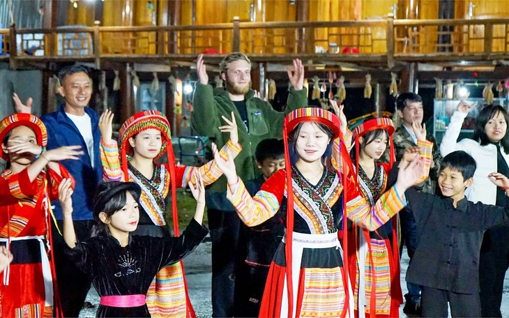 Sinh viên đánh thức linh hồn đá di sản, làm sống lại linh hồn Chăm pa Sinh viên đánh thức linh hồn đá di sản, làm sống lại linh hồn Chăm pa
