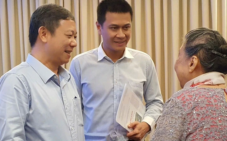 Sinh viên TP.HCM về thăm các di tích lịch sử ở Nghệ An Sinh viên TP.HCM về thăm các di tích lịch sử ở Nghệ An