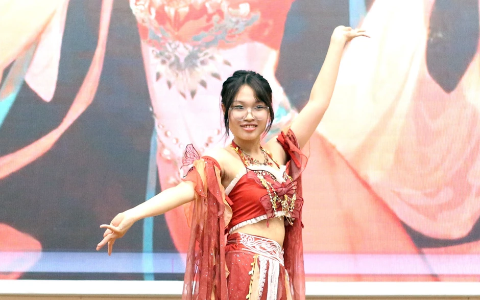 Sinh viên Việt hào hứng trải nghiệm văn hóa, tranh tài 'Tiếng Hán muôn màu' Sinh viên Việt hào hứng trải nghiệm văn hóa, tranh tài 'Tiếng Hán muôn màu'