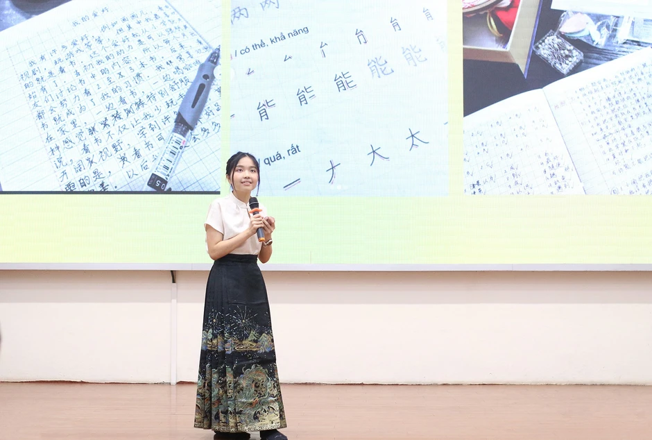Sinh viên Việt hào hứng trải nghiệm văn hóa, tranh tài 'Tiếng Hán muôn màu' Sinh viên Việt hào hứng trải nghiệm văn hóa, tranh tài 'Tiếng Hán muôn màu'