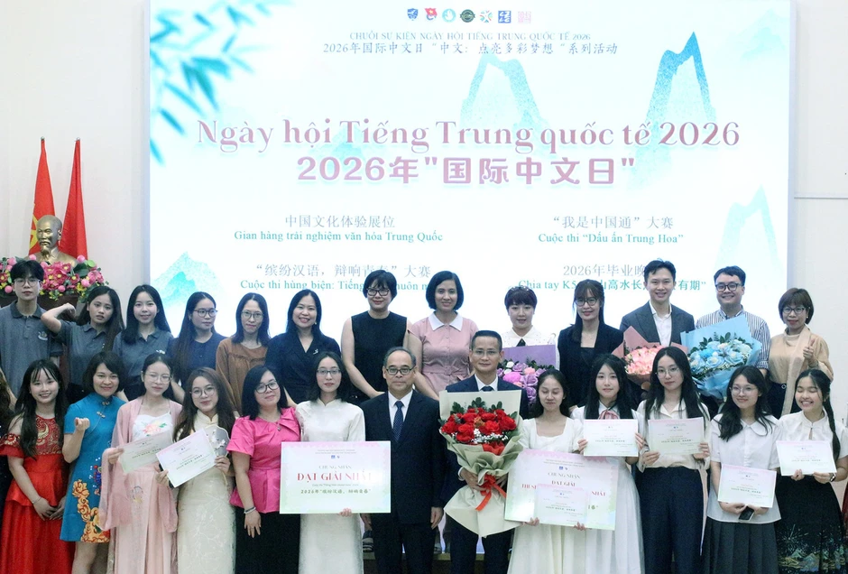 Sinh viên Việt hào hứng trải nghiệm văn hóa, tranh tài 'Tiếng Hán muôn màu' Sinh viên Việt hào hứng trải nghiệm văn hóa, tranh tài 'Tiếng Hán muôn màu'