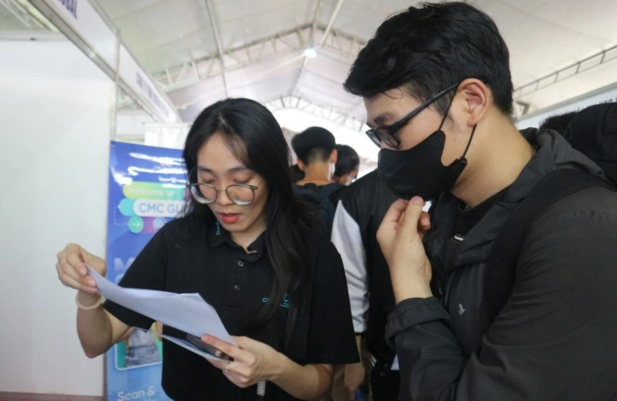 Sợ bị rớt, ứng viên quá tay thổi phồng CV xin việc và cái kết bất ngờ... Sợ bị rớt, ứng viên quá tay thổi phồng CV xin việc và cái kết bất ngờ...