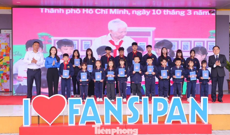 Sôi động ngày hội ‘Thiếu nhi vui khỏe - Tiến bước lên Đoàn’ của học sinh Thanh Hóa