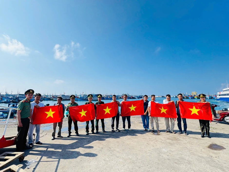 Sôi nổi các hoạt động tình nguyện trên đặc khu Phú Quý Sôi nổi các hoạt động tình nguyện trên đặc khu Phú Quý