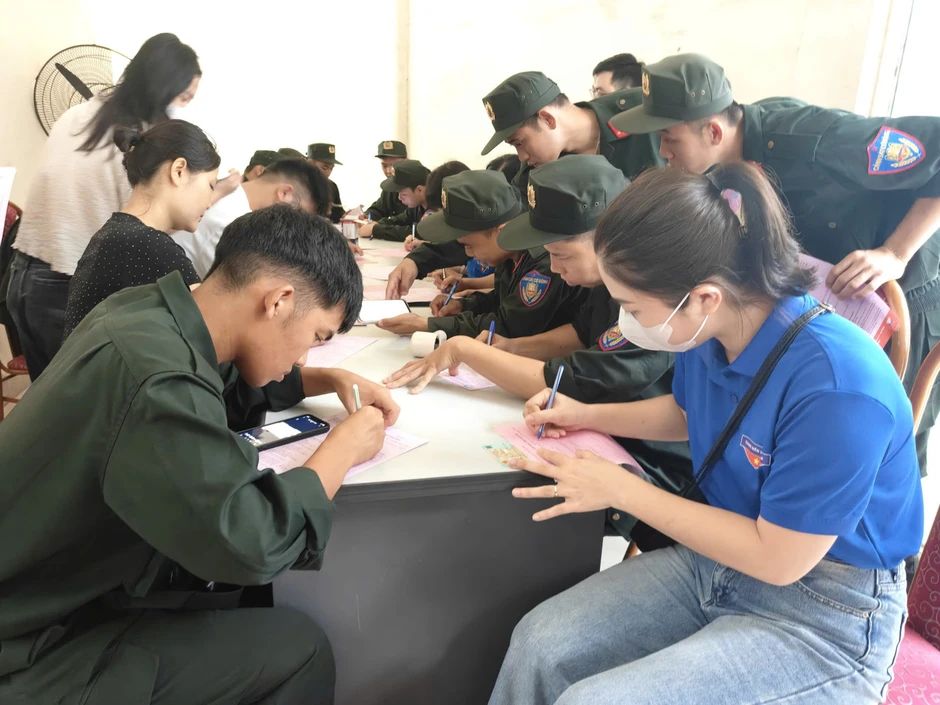 Sôi nổi ngày hội hiến máu Chủ Nhật Đỏ tại Ninh Bình Sôi nổi ngày hội hiến máu Chủ Nhật Đỏ tại Ninh Bình