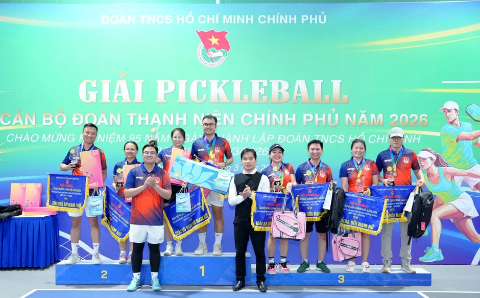 Sôi nổi tranh tài pickleball kỷ niệm 95 năm ngày thành lập Đoàn Sôi nổi tranh tài pickleball kỷ niệm 95 năm ngày thành lập Đoàn