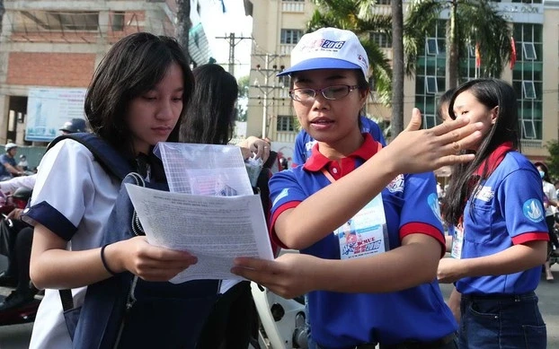 Talkshow trực tuyến: Đi thi không đơn độc - thí sinh cần biết trước ngày thi Talkshow trực tuyến: Đi thi không đơn độc - thí sinh cần biết trước ngày thi
