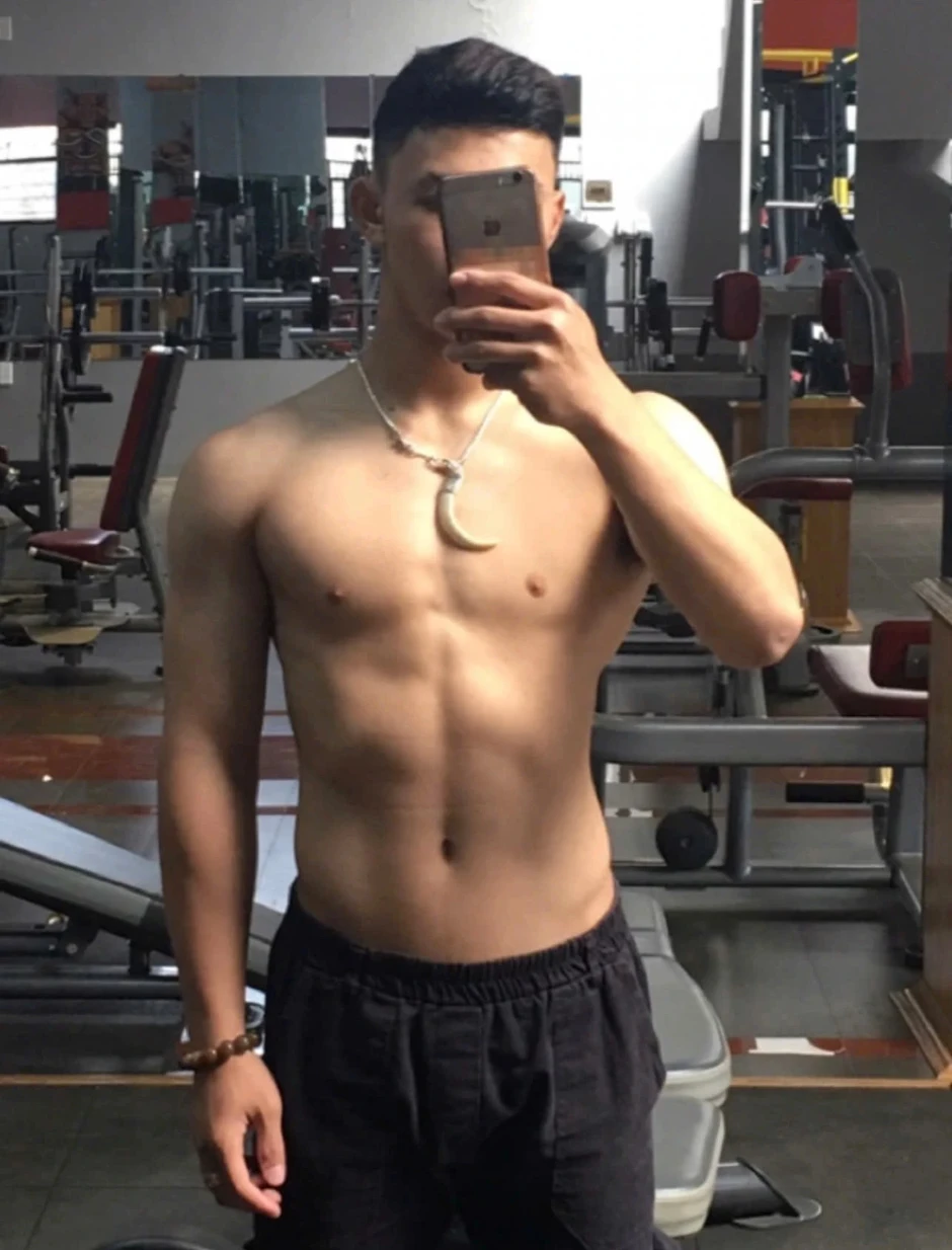 Tăng cân hiệu quả: Gần 50 kg, chàng trai đoạt hơn 15 huy chương vàng thể hình Tăng cân hiệu quả: Gần 50 kg, chàng trai đoạt hơn 15 huy chương vàng thể hình