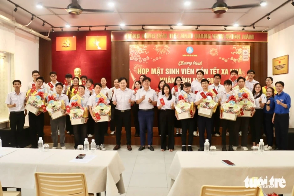 Tết xa nhà, sinh viên nhận hơi ấm nghĩa tình từ Hội Sinh viên Việt Nam TP.HCM Tết xa nhà, sinh viên nhận hơi ấm nghĩa tình từ Hội Sinh viên Việt Nam TP.HCM
